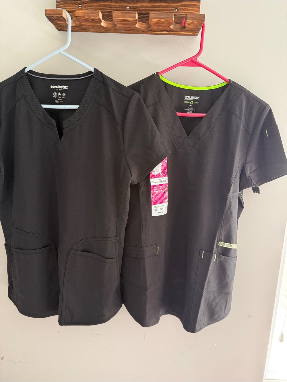 Scrubstar Women’s Black Pocket V-Neck Scrub Top lot SCRUBS 2 XS ex small